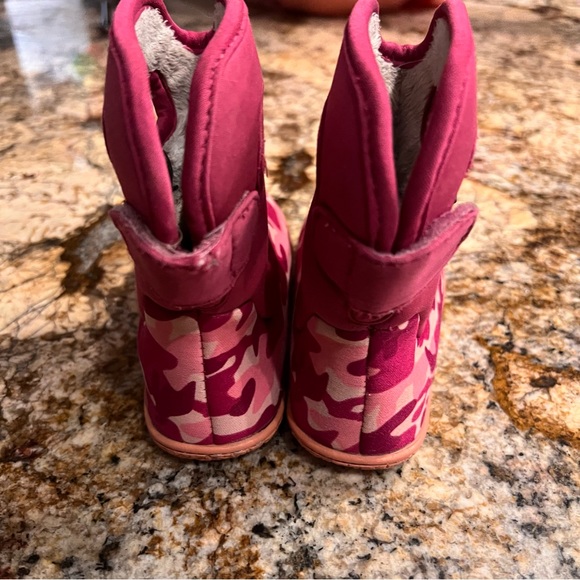 Baby Bogs Pink Camouflage Rain Snow Winter Boots Warm EUC - Picture 6 of 6